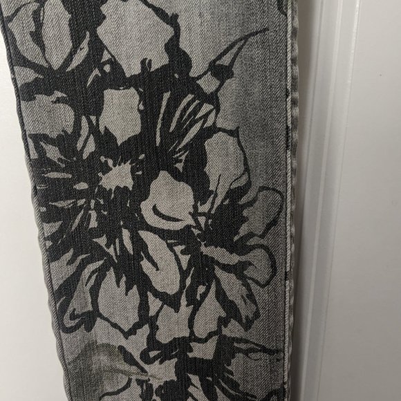 Guess Grey Brittney Skinny Floral Low Rise Jeans - Picture 5 of 5